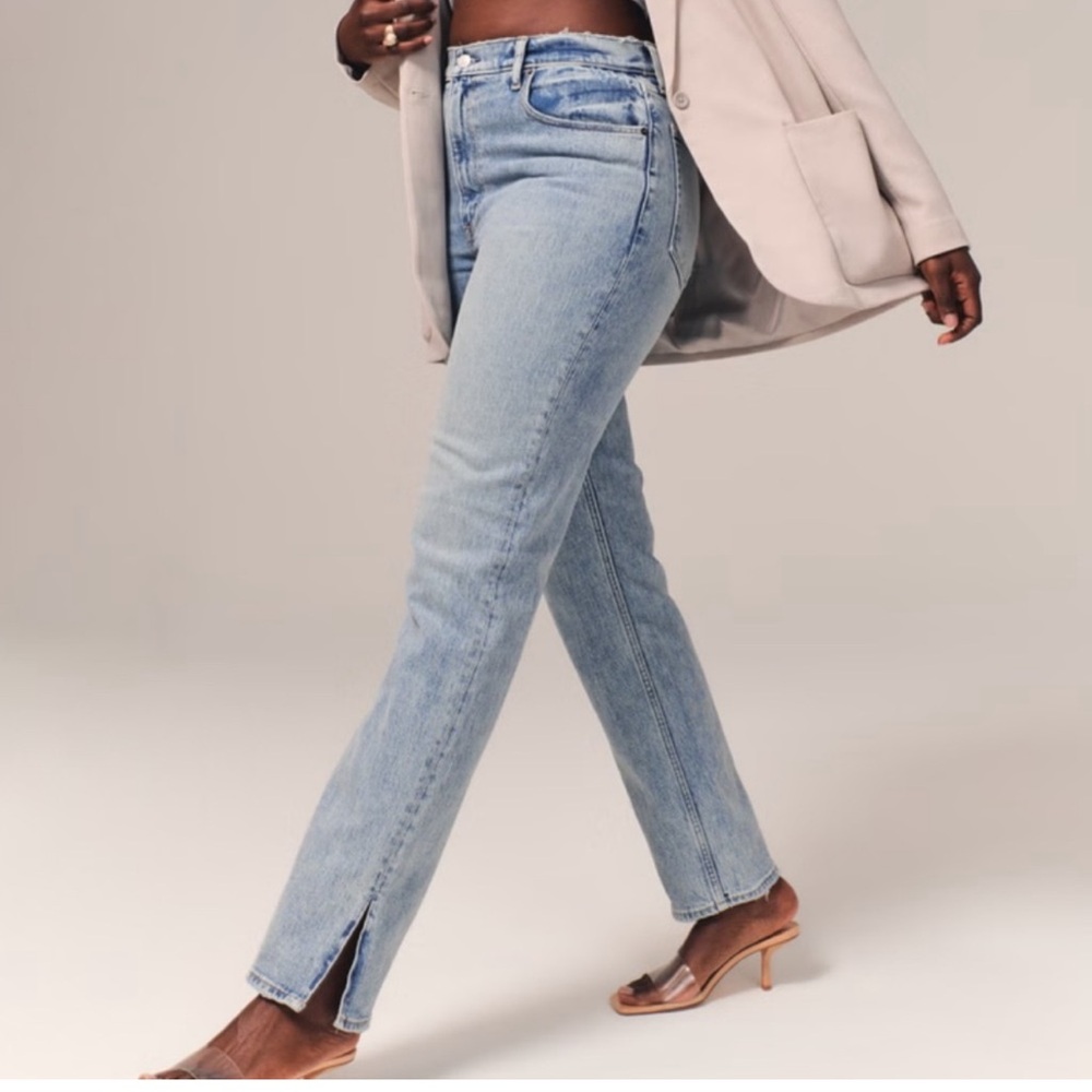 Abercrombie and Fitch The 90s Straight Ultra High Rise Side Slit Jeans